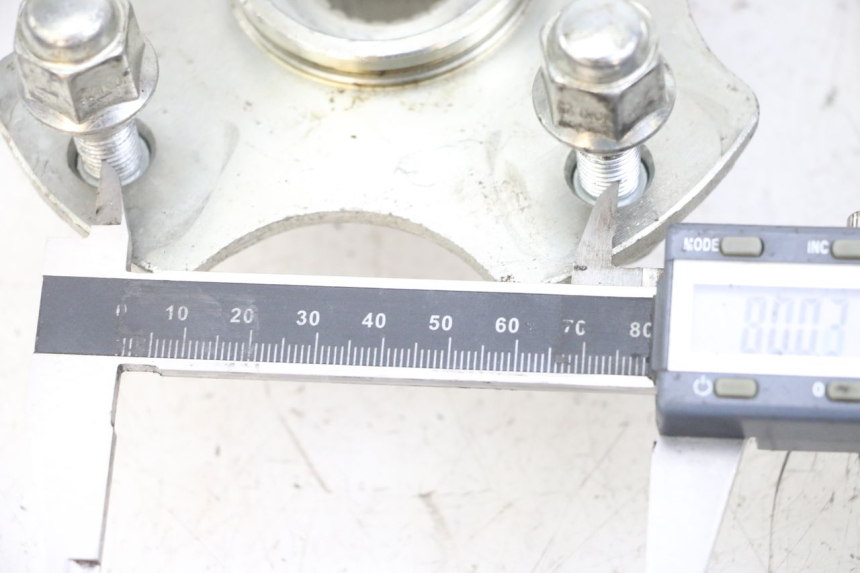 photo de PIASTA KOŁA TYLNEGO HYTRACK ST 170 (2020 - 2024) - Zoom stanu zużycia