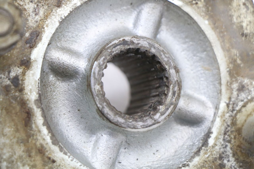 photo de PIASTA KOŁA TYLNEGO HONDA TRX 300 (1988 - 2000) - Zbliżenie techniczne