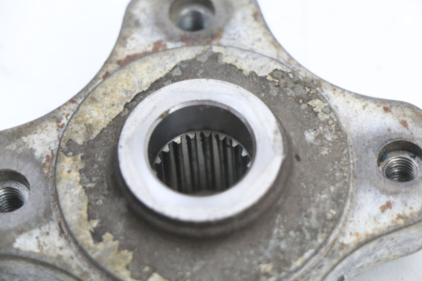 photo de PIASTA KOŁA TYLNEGO SUZUKI UH BURGMAN 125 (2002 - 2006) - Zbliżenie techniczne