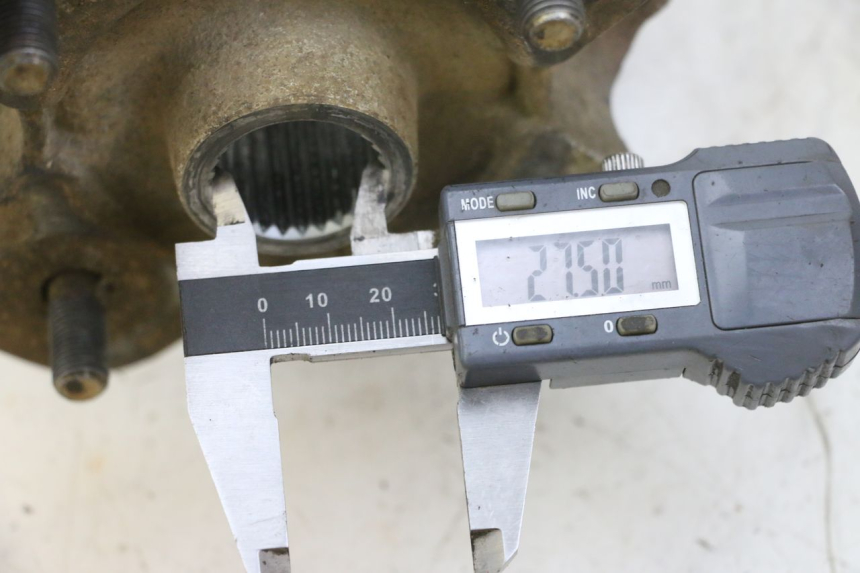 photo de PIASTA KOŁA TYLNEGO YAMAHA YFM GRIZZLY 550 (2008 - 2015) - Szczegół części