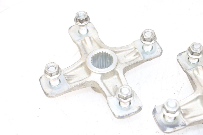 photo de PIASTA KOŁA TYLNEGO YAMAHA YFM R RAPTOR 250 (2008 - 2014) - Punkty mocowania