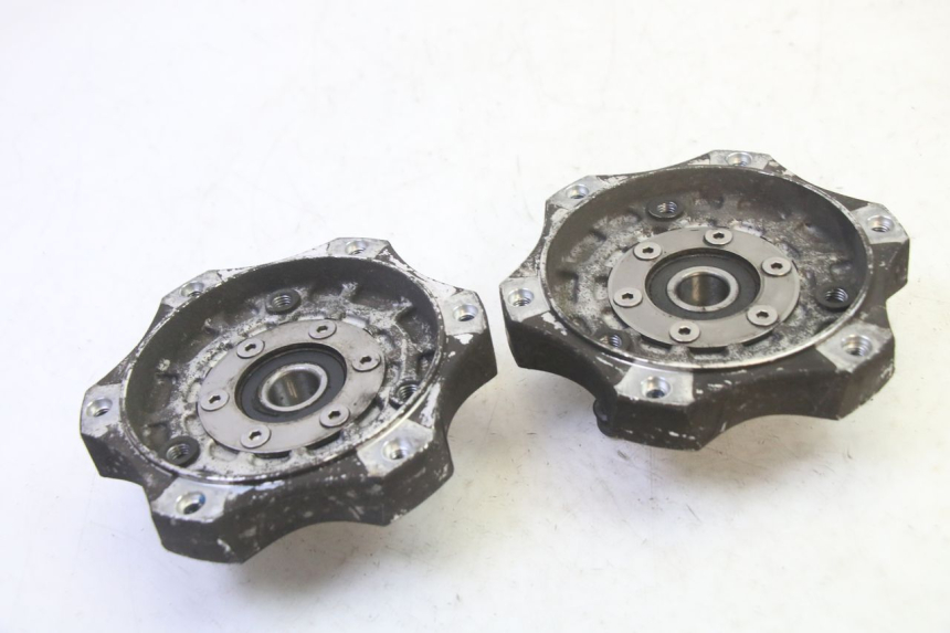 photo de PIASTA KOŁA PRZEDNIEGO QUADRO 4 4D 350 (2015 - 2018) - Szczegół części