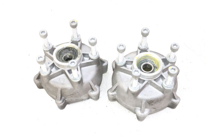 photo de PIASTA KOŁA PRZEDNIEGO PIAGGIO MP3 HPE 310 (2024 - 2025) - Inny kąt widzenia