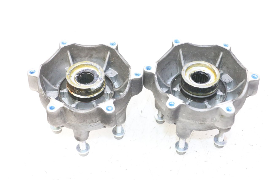 photo de PIASTA KOŁA PRZEDNIEGO PIAGGIO MP3 HPE 310 (2024 - 2025) - Zbliżenie techniczne