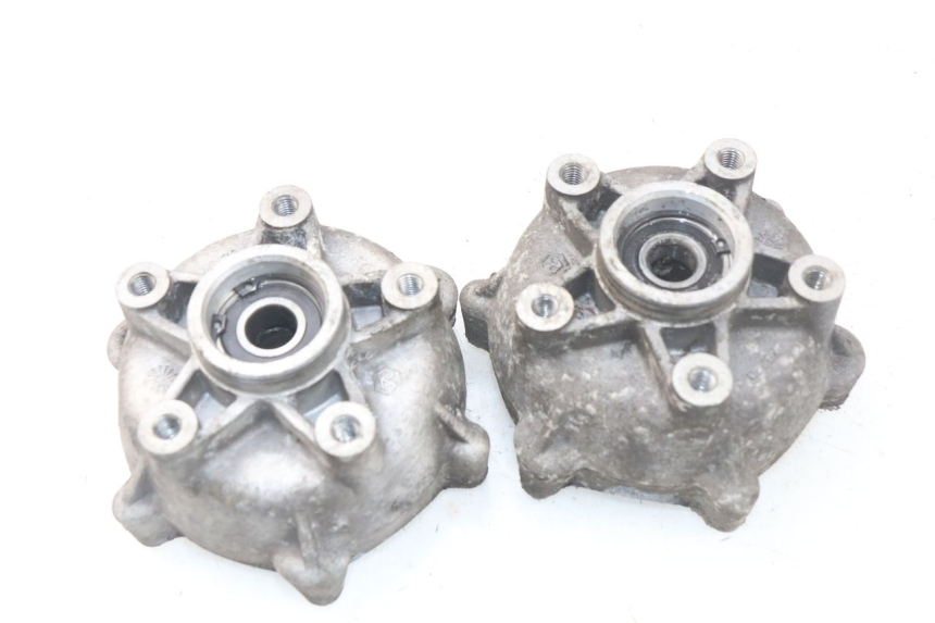 photo de PIASTA KOŁA PRZEDNIEGO PIAGGIO MP3 125 (2006 - 2014) - Zbliżenie techniczne