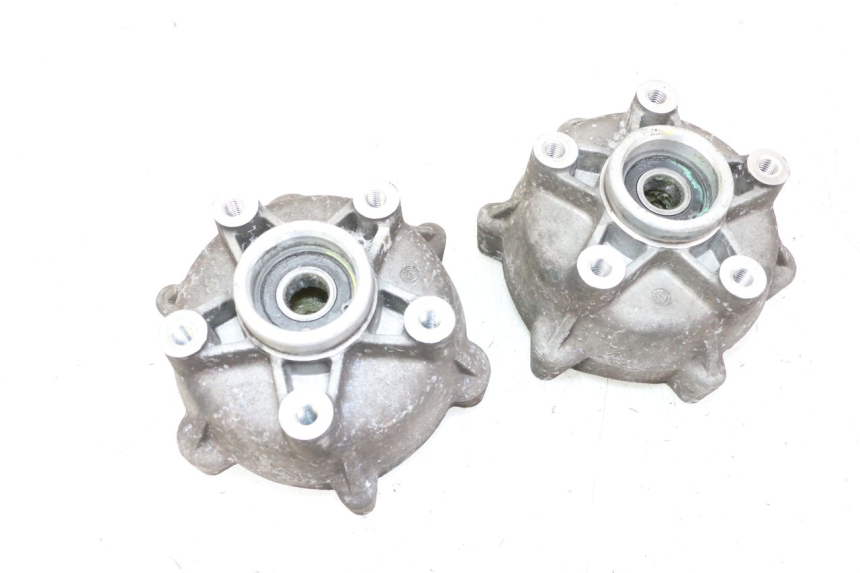 photo de PIASTA KOŁA PRZEDNIEGO PIAGGIO MP3 500 (2014 - 2017) - Zbliżenie techniczne