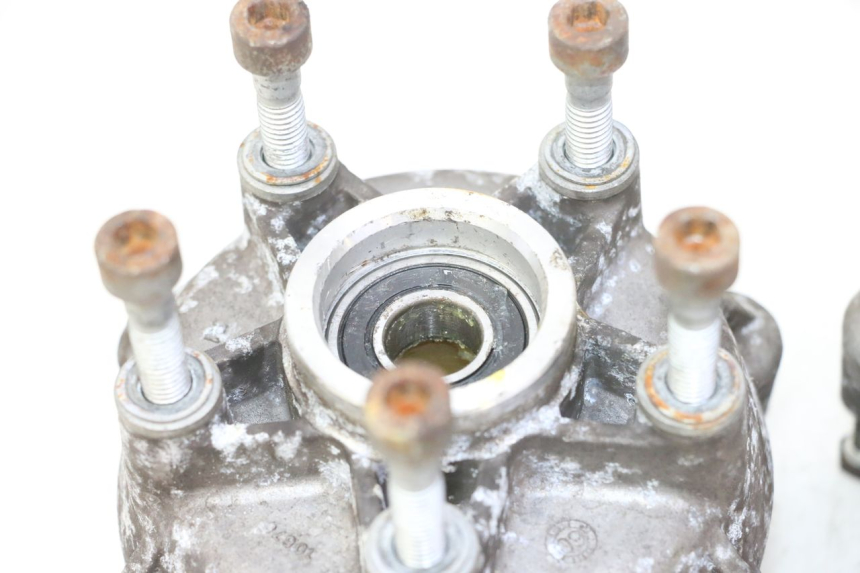 photo de PIASTA KOŁA PRZEDNIEGO PIAGGIO MP3 RL 250 (2006 - 2010) - Zbliżenie techniczne