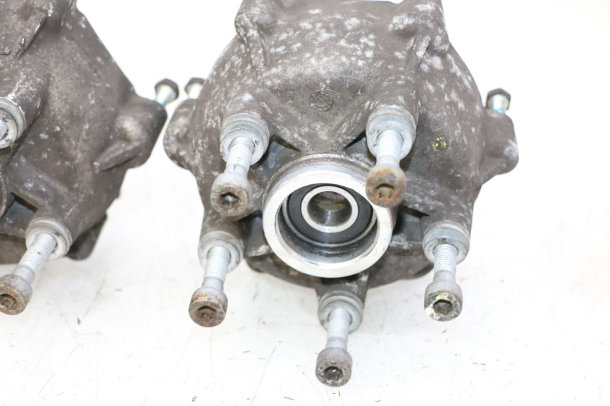 photo de PIASTA KOŁA PRZEDNIEGO PIAGGIO MP3 500 (2011 - 2015) - Zbliżenie techniczne