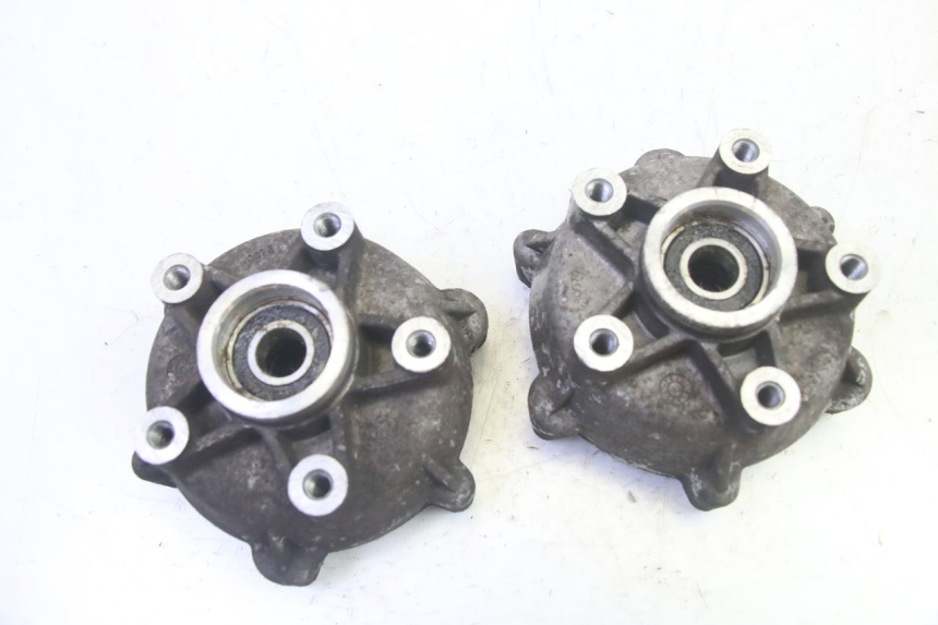 photo de PIASTA KOŁA PRZEDNIEGO PIAGGIO MP3 RL 250 (2006 - 2010) - Zbliżenie techniczne