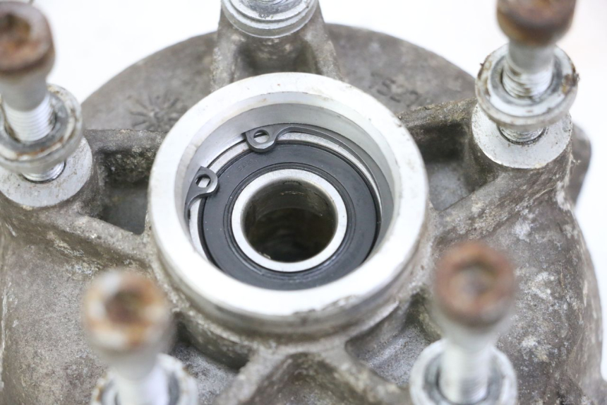 photo de PIASTA KOŁA PRZEDNIEGO PIAGGIO MP3 LT 400 (2007 - 2012) - Inny kąt widzenia