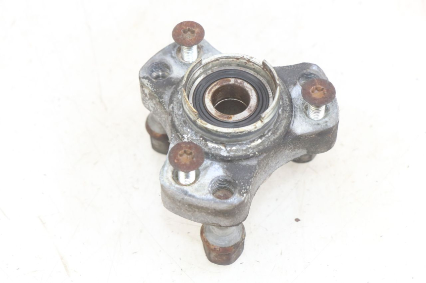 photo de PIASTA KOŁA PRZEDNIEGO PEUGEOT SPEEDFIGHT LC 50 (1996 - 2002) - Zbliżenie techniczne