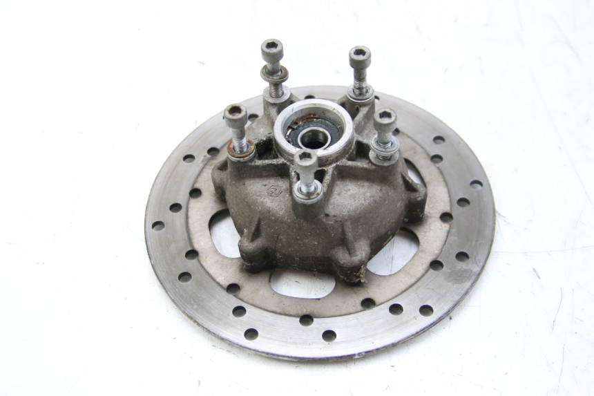 photo de PIASTA KOŁA PRZEDNIEGO PIAGGIO VESPA GRANTURISMO 125 (2003 - 2007) - Inny kąt widzenia