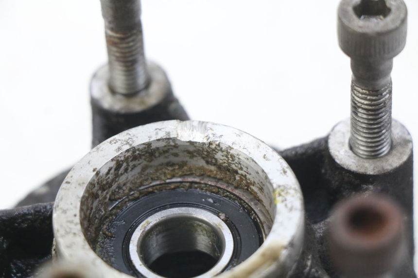 photo de PIASTA KOŁA PRZEDNIEGO PIAGGIO VESPA LX 125 (2005 - 2010) - Inny kąt widzenia