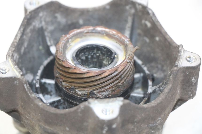 photo de PIASTA KOŁA PRZEDNIEGO PIAGGIO VESPA LXV 125 (2006 - 2009) - Zoom stanu zużycia