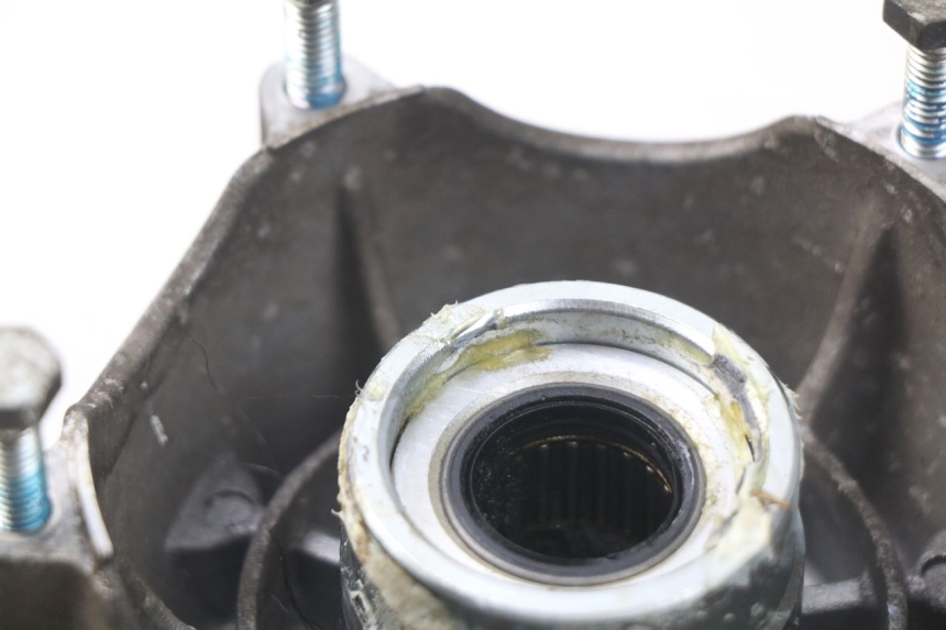 photo de PIASTA KOŁA PRZEDNIEGO PIAGGIO VESPA SPRINT 2T 50 (2014 - 2018) - Zoom stanu zużycia