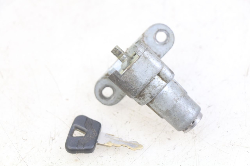 photo de STACYJKA MBK BOOSTER SPIRIT 50 (1999 - 2003) - Inny kąt widzenia