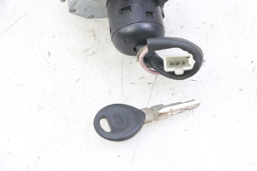 photo de STACYJKA MBK BOOSTER SPIRIT NAKED 50 (2004 - 2017) - Zbliżenie techniczne