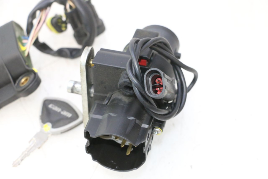 photo de NEIMAN CAN-AM SPYDER RS 1000 (2008 - 2012) - Oznaczenia i referencje