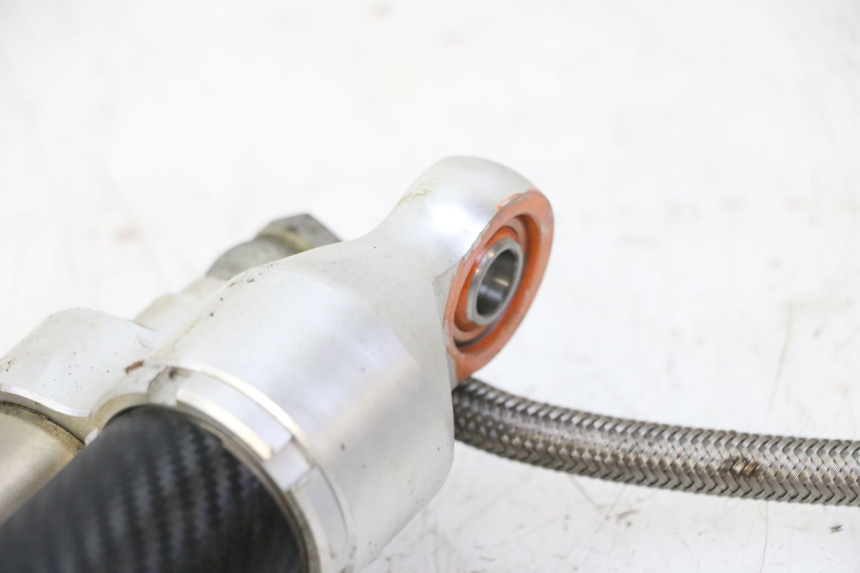 photo de PARA AMORTYZATORÓW TYLNYCH QUADRO 4 4D 350 (2015 - 2018) - Zoom stanu zużycia