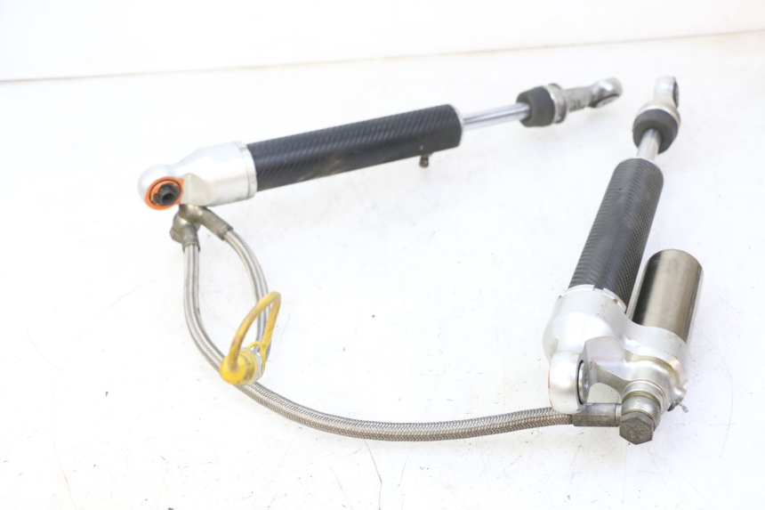 photo de PARA AMORTYZATORÓW TYLNYCH QUADRO 4 4D 350 (2015 - 2018) - Część sprawdzona