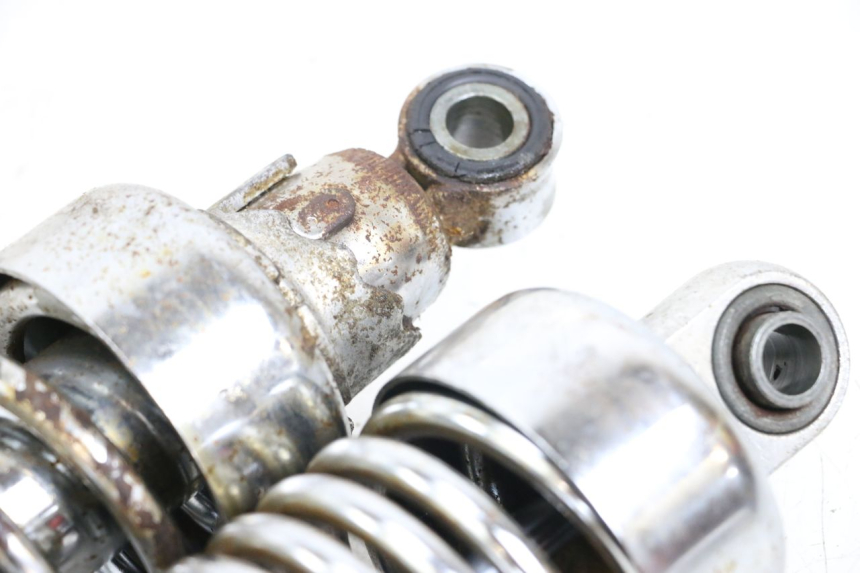 photo de PARA AMORTYZATORÓW TYLNYCH APRILIA CLASSIC 125 (1995 - 2001) - Zbliżenie komponentów