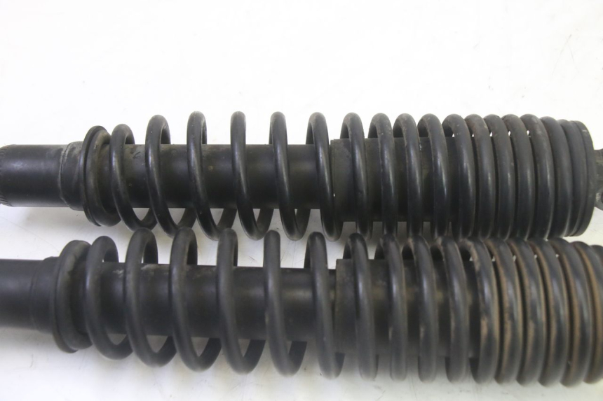 photo de PARA AMORTYZATORÓW TYLNYCH YAMAHA CYGNUS X INJECTION 125 (2007 - 2013) - Zbliżenie techniczne