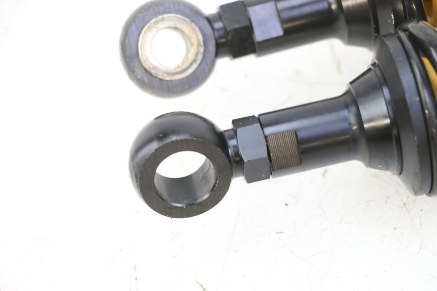 photo de ZESTAW TYLNYCH AMORTYZATORÓW SKYTEAM DAX REPLICA 110 (2005 - 2015) - Zbliżenie techniczne