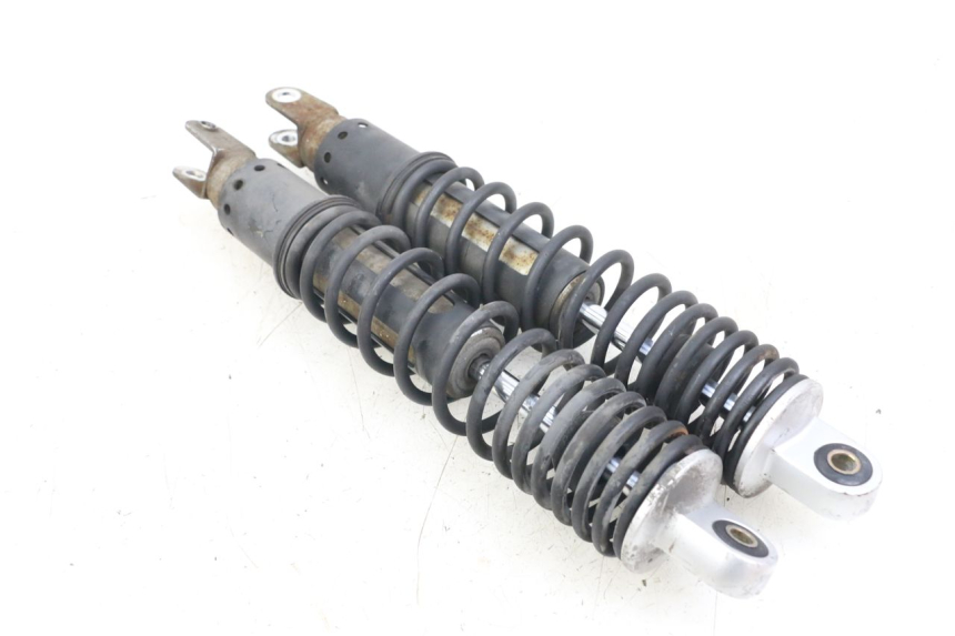 photo de PARA AMORTYZATORÓW TYLNYCH KYMCO DINK STREET ABS 125 (2011 - 2018) - Zbliżenie techniczne