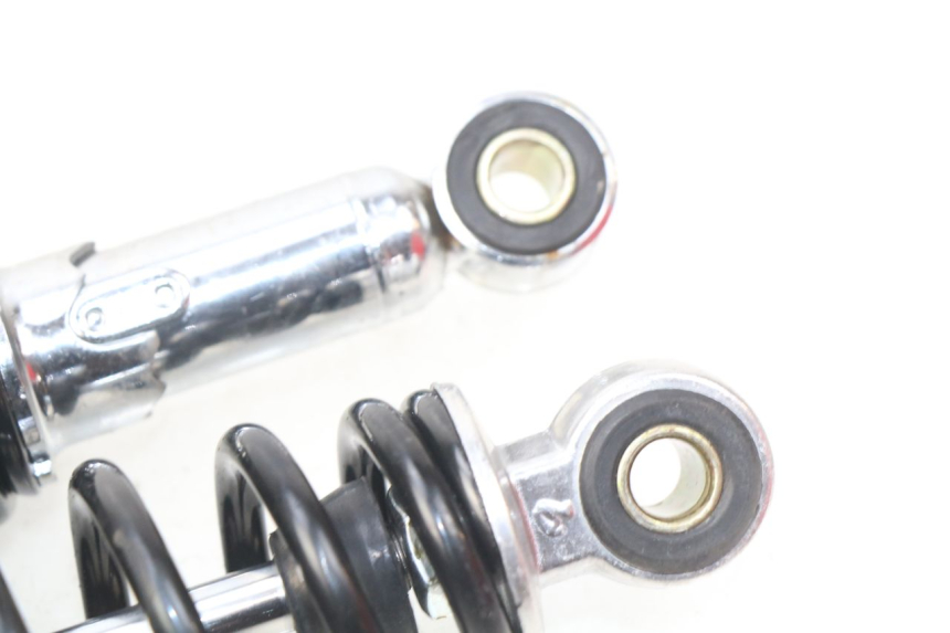 photo de PARA AMORTYZATORÓW TYLNYCH EFUN E2GO 1 (2017 - 2021) - Zbliżenie techniczne