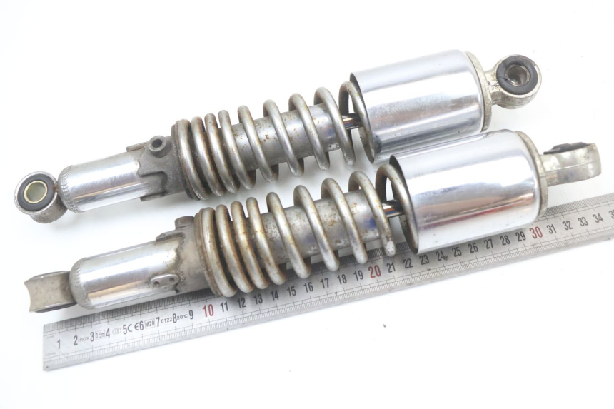 photo de PARA AMORTYZATORÓW TYLNYCH SUZUKI GN 125 (1997 - 2000) - Zoom stanu zużycia