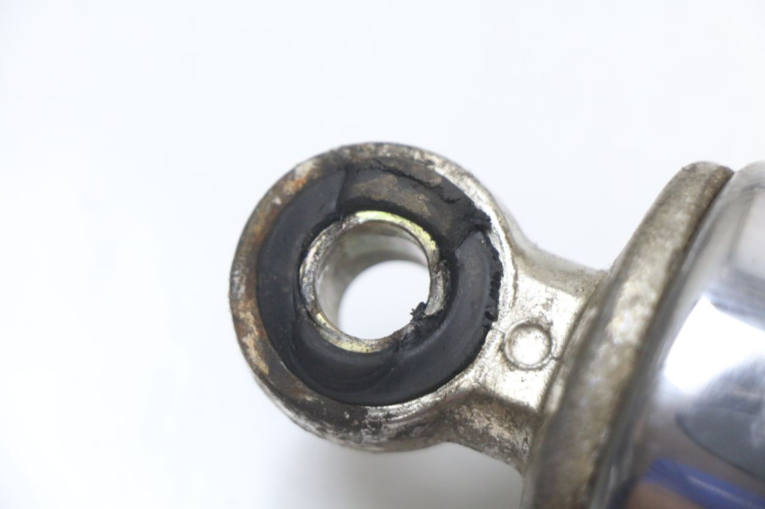 photo de PARA AMORTYZATORÓW TYLNYCH SUZUKI GN 125 (1997 - 2000) - Stan powierzchni