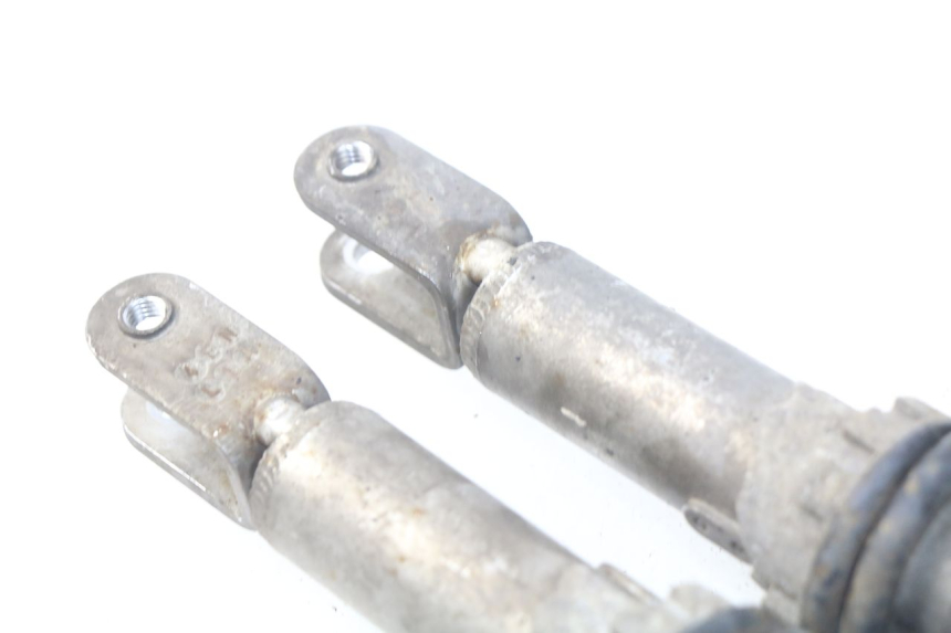 photo de ZESTAW TYLNYCH AMORTYZATORÓW SYM GTS EFI ABS 125 (2012 - 2016) - Zbliżenie techniczne