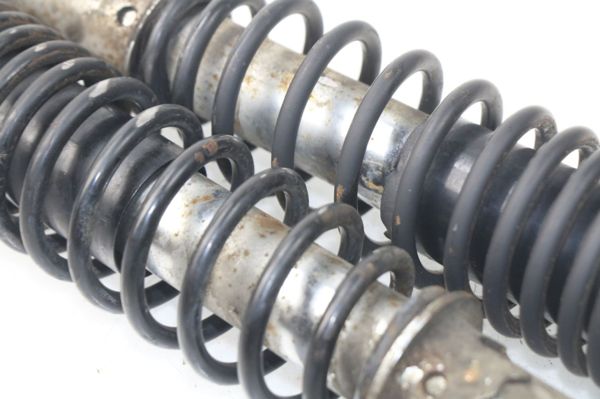 photo de PARA AMORTYZATORÓW TYLNYCH SYM GTS EVO 125 (2009 - 2013) - Zoom stanu zużycia