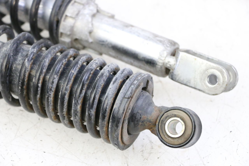 photo de PARA AMORTYZATORÓW TYLNYCH SYM JOYMAX 125 (2010 - 2017) - Zbliżenie techniczne