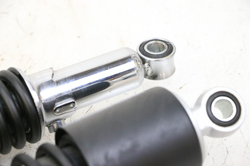 photo de PARA AMORTYZATORÓW TYLNYCH KIDEN KD125-G 125 (2018 - 2022) - Punkty mocowania