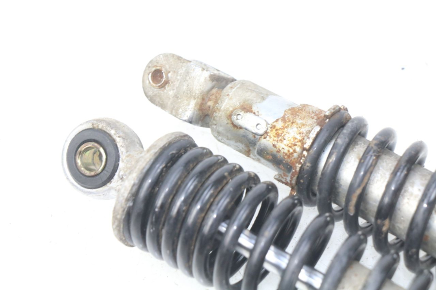 photo de PARA AMORTYZATORÓW TYLNYCH EUROCKA MATADOR 4T 50 (2010 - 2016) - Zbliżenie techniczne