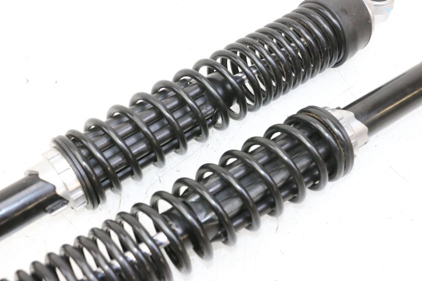 photo de PARA AMORTYZATORÓW TYLNYCH PIAGGIO MP3 HPE 310 (2024 - 2025) - Część sprawdzona