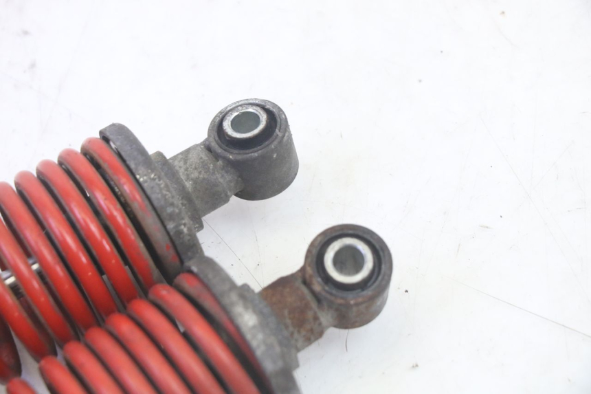 photo de PARA AMORTYZATORÓW TYLNYCH PIAGGIO MP3 HPE 350 (2018 - 2020) - Zbliżenie techniczne