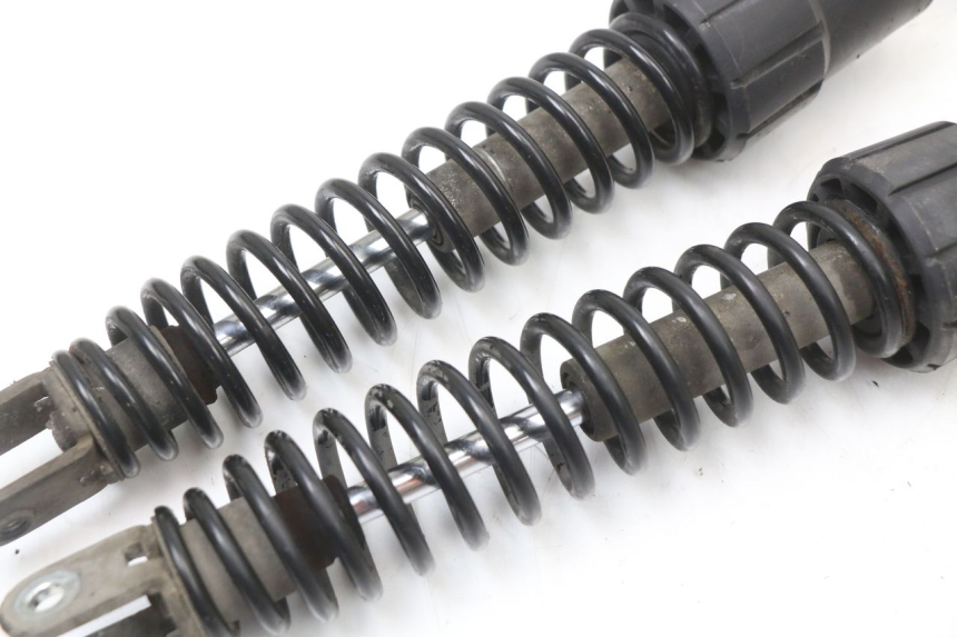 photo de PARA AMORTYZATORÓW TYLNYCH MBK MW TRYPTIK 125 (2014 - 2016) - Zbliżenie techniczne