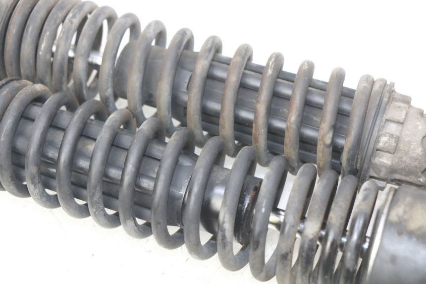 photo de ZESTAW TYLNYCH AMORTYZATORÓW GILERA NEXUS 125 (2009 - 2013) - Punkty mocowania