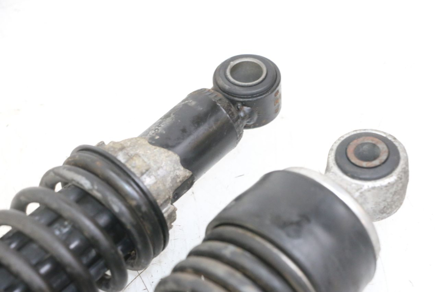 photo de ZESTAW TYLNYCH AMORTYZATORÓW GILERA NEXUS 125 (2009 - 2013) - Zbliżenie techniczne