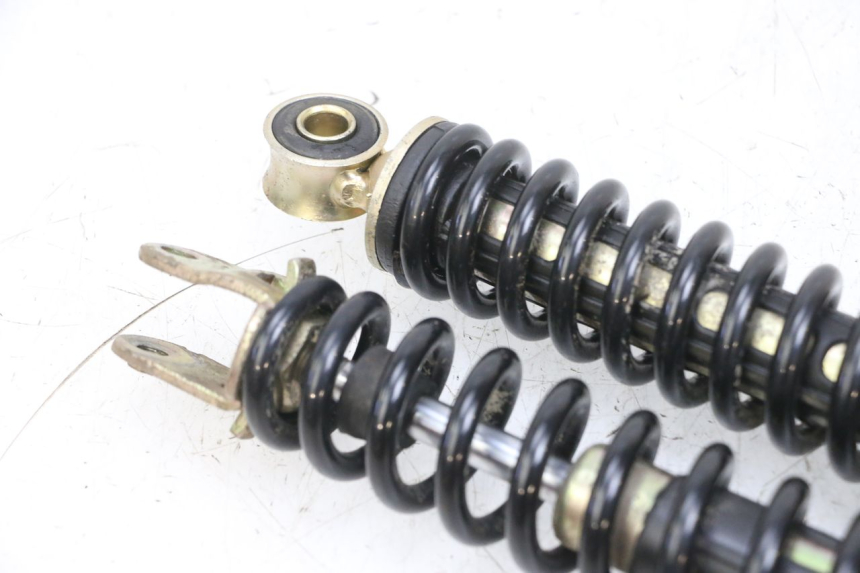 photo de ZESTAW TYLNYCH AMORTYZATORÓW JM MOTORS OLDIES GT 4T 50 (2018 - 2025) - Zbliżenie techniczne