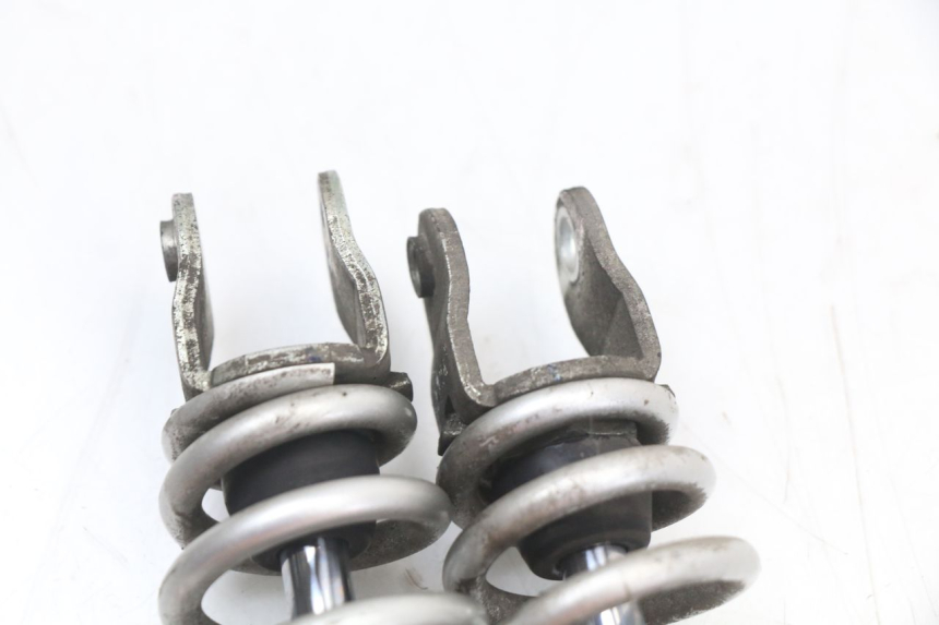 photo de PARA AMORTYZATORÓW TYLNYCH HONDA PCX (JF28) 125 (2009 - 2011) - Inny kąt widzenia