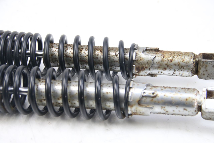 photo de PARA AMORTYZATORÓW TYLNYCH DAELIM S3 125 (2010 - 2017) - Zbliżenie techniczne