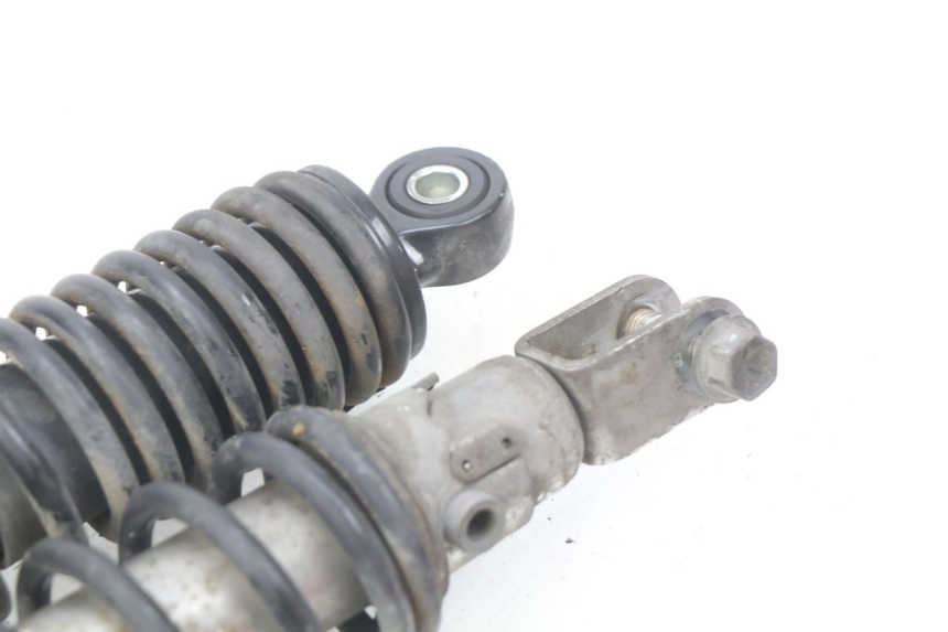 photo de PARA AMORTYZATORÓW TYLNYCH SUZUKI SIXTEEN 125 (2008 - 2010) - Zbliżenie techniczne