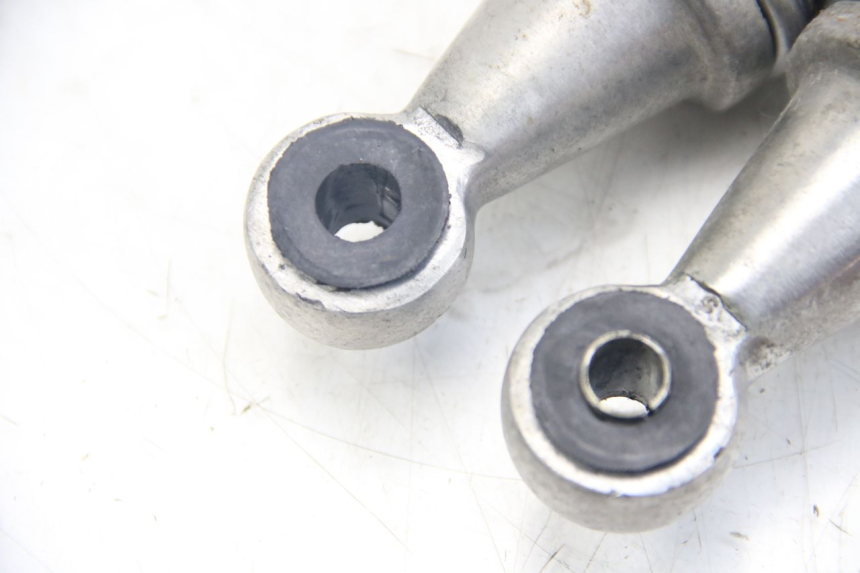 photo de PARA AMORTYZATORÓW TYLNYCH JAWA STELLA BABETTA 134 50 - Zbliżenie techniczne