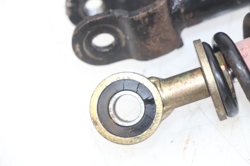 photo de ZESTAW TYLNYCH AMORTYZATORÓW PEUGEOT SV 125 (1991 - 1994) - Inny kąt widzenia