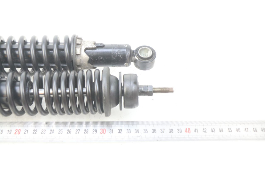 photo de PARA AMORTYZATORÓW TYLNYCH PIAGGIO VESPA GTS IGET ABS 125 (2017 - 2023) - Szczegół części