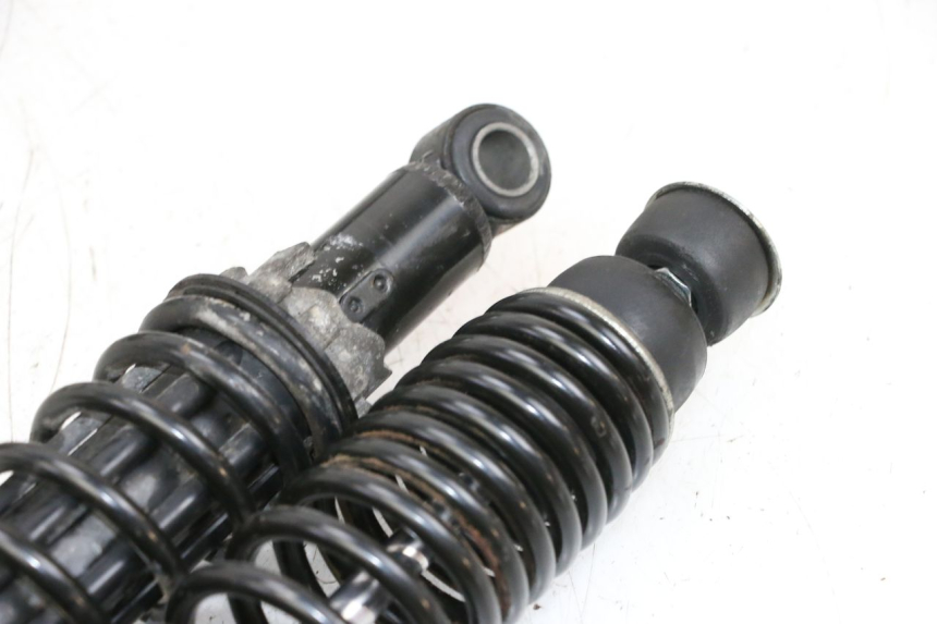 photo de PARA AMORTYZATORÓW TYLNYCH PIAGGIO VESPA GTS SUPER IE 125 (2009 - 2016) - Zbliżenie techniczne