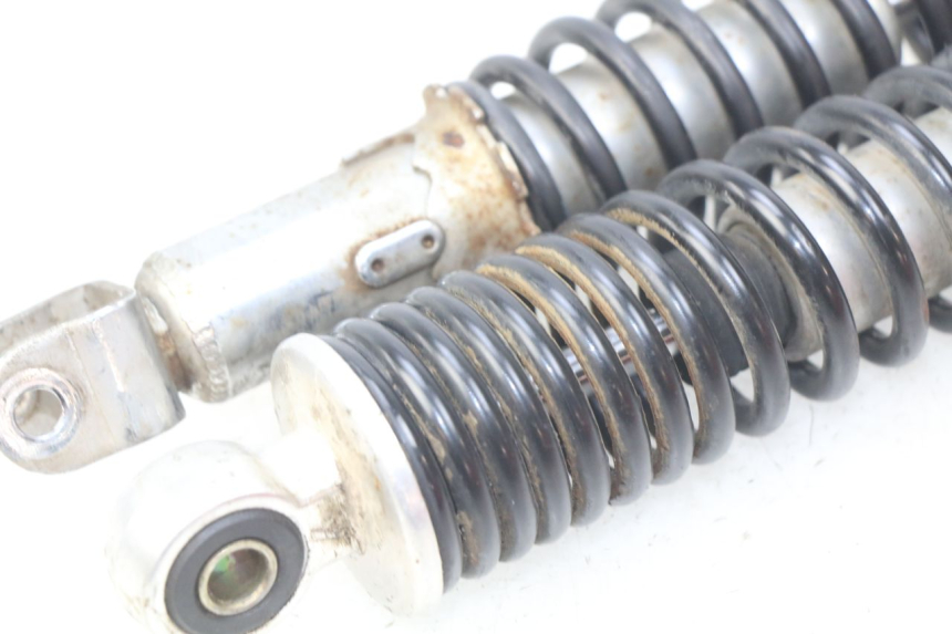 photo de PARA AMORTYZATORÓW TYLNYCH EUROCKA VIRTUALITY GT 4T 50 (2011 - 2017) - Inny kąt widzenia